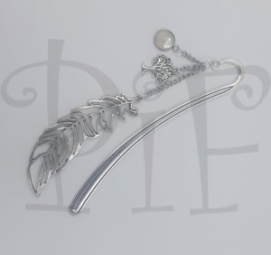 Zakładka do książki z piórkiem