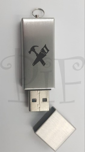 pendrive stolarz srebrny.jpg