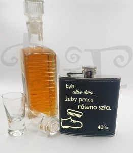 Piersiówka z grawerem Szewca - Łyk albo dwa żeby praca równo szła