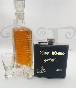 Piersiówka z grawerem dla Groomera