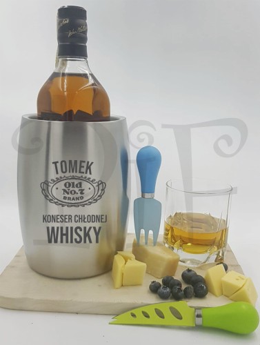 Tomek koneser chłodnej whisky.jpg