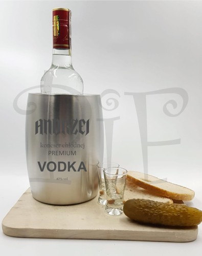 Andrzej koneser chłodnej vodka.jpg