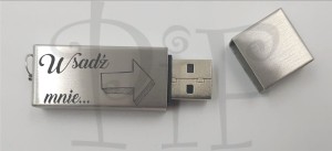 Pendrive pamięć USB 16GB z grawerem Wsadź mnie