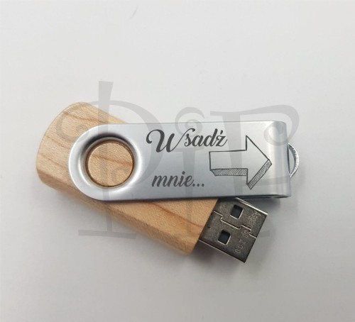 wsadz mnie pendrive.jpg